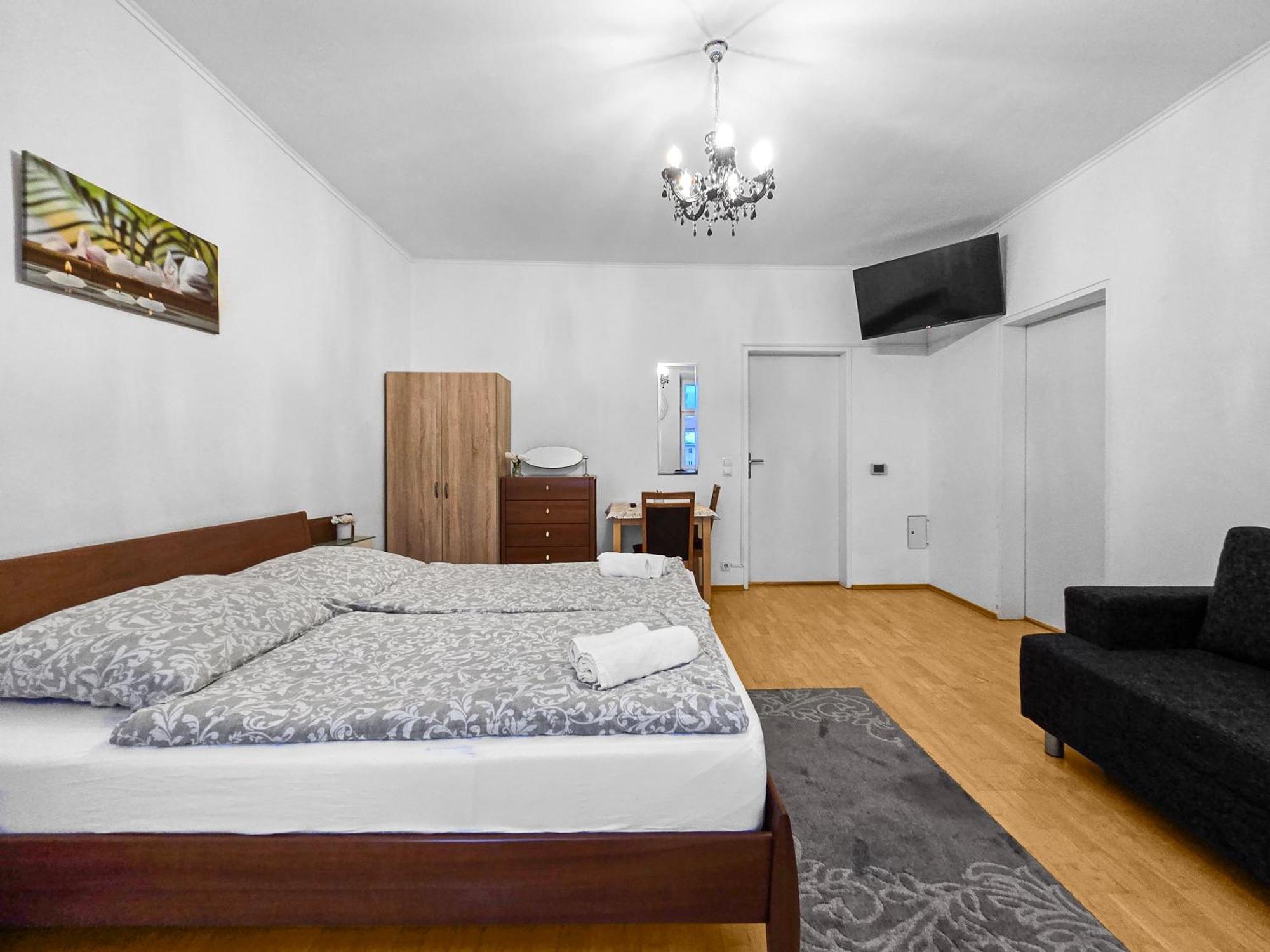 Spacious Three-Bedroom, Three King-Size Beds Vienne Extérieur photo