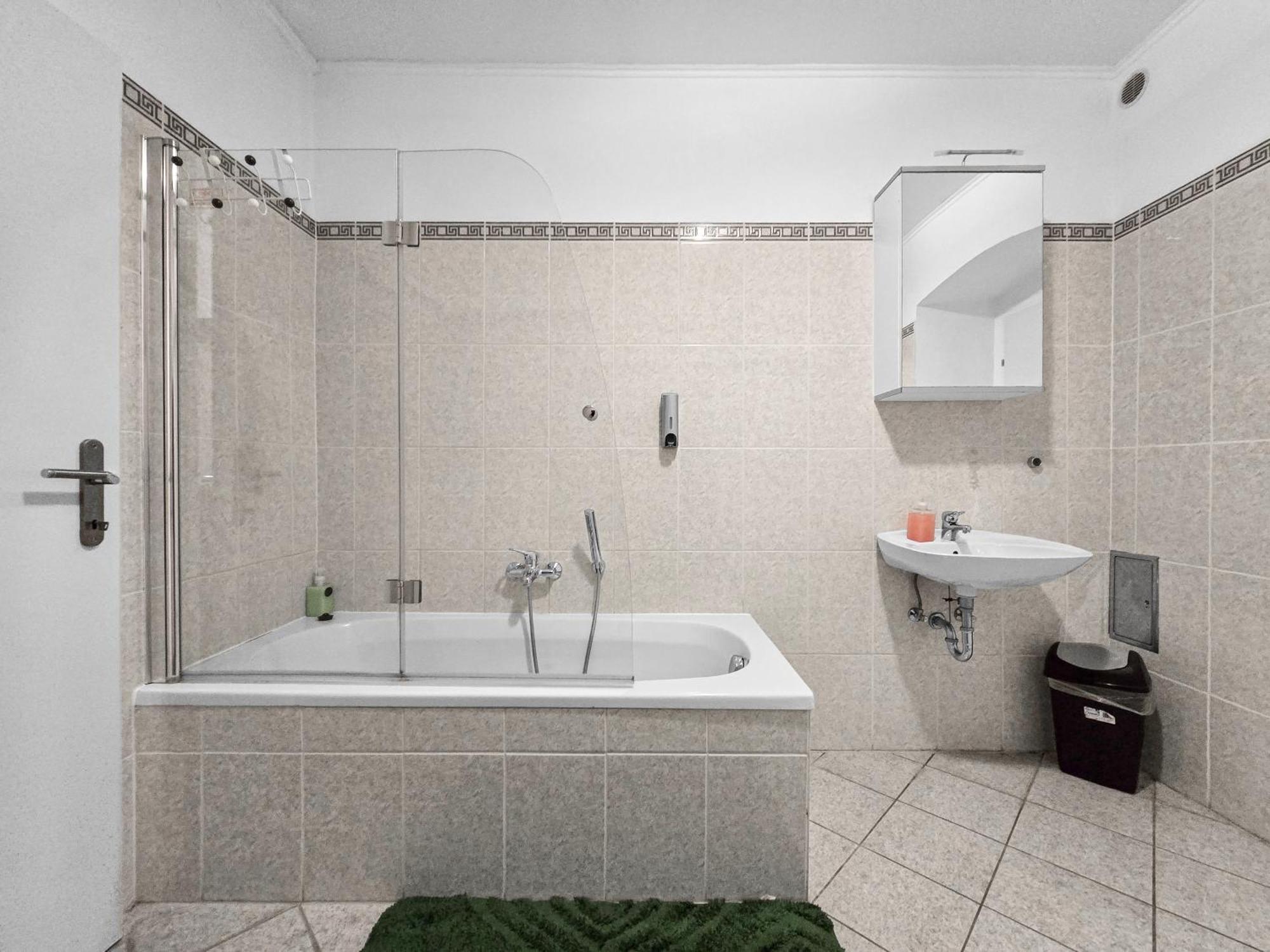 Spacious Three-Bedroom, Three King-Size Beds Vienne Extérieur photo
